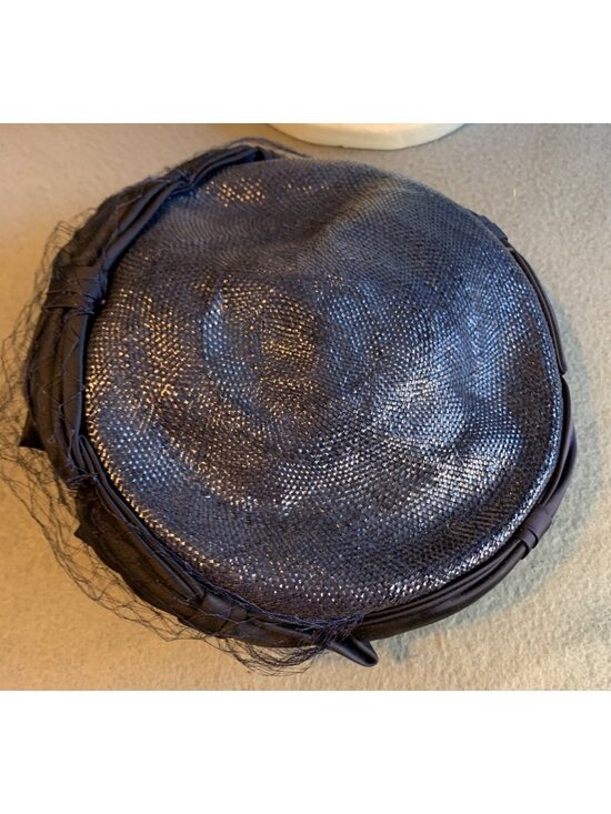Vintage Phyllis Navy Bow Veil Hat Womens Size 22 Classic 1950s Netting & Shine E main image 9